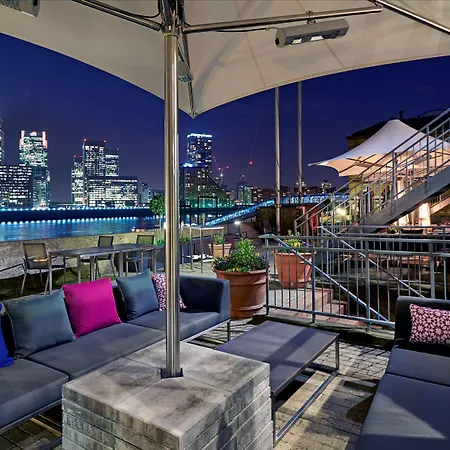 Doubletree By Hilton London - Docklands Riverside